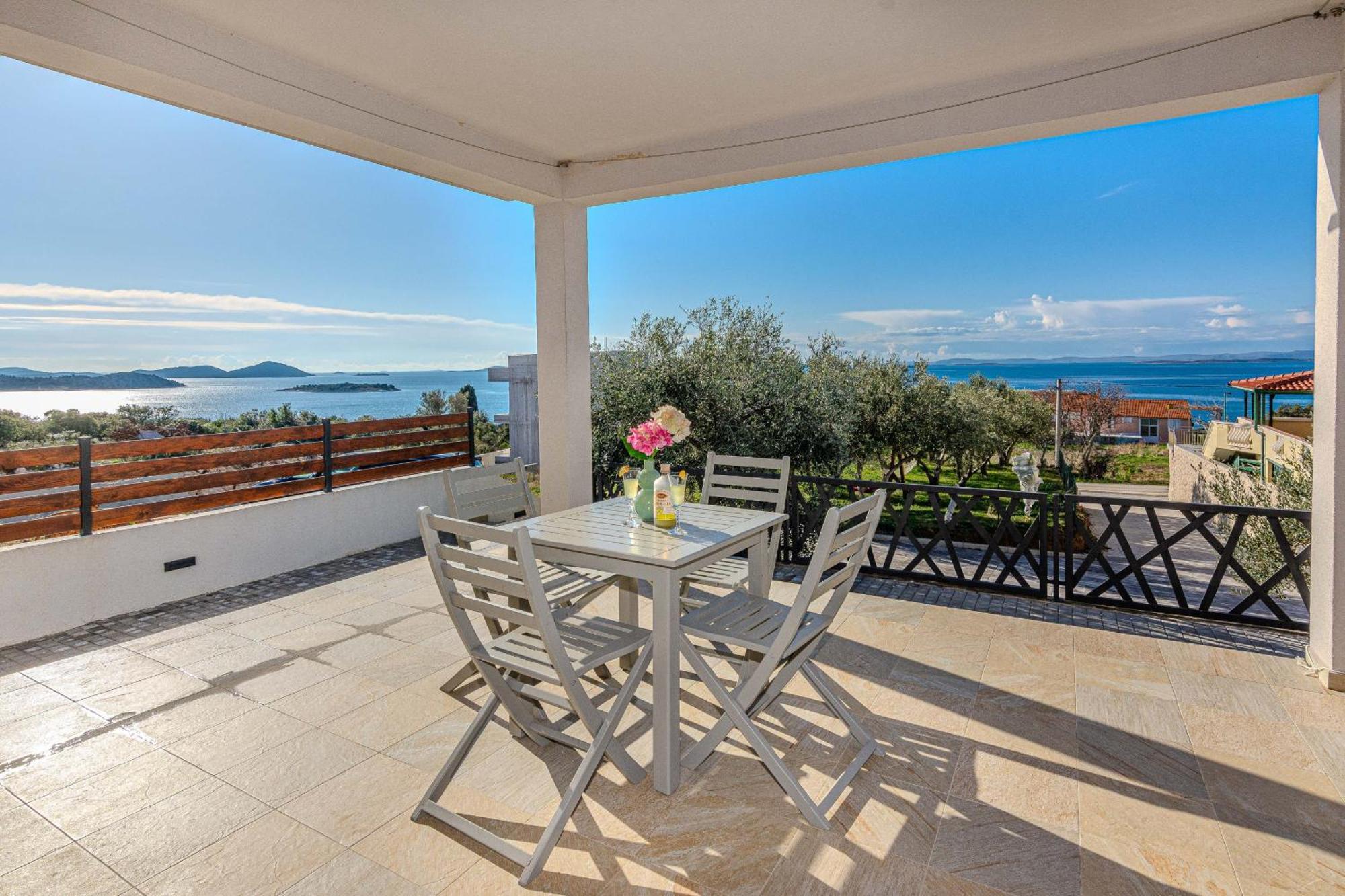 Holiday Home Lucy Pakostane Luaran gambar