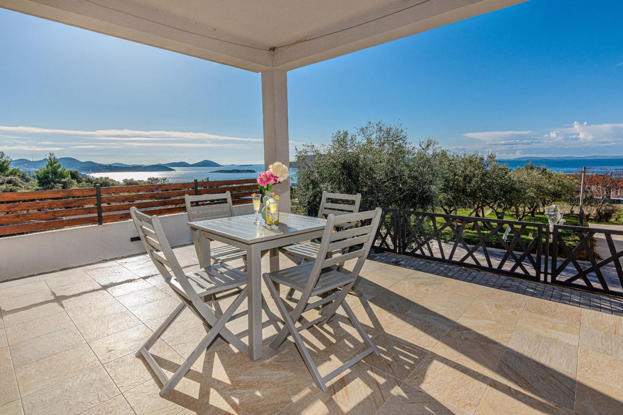 Holiday Home Lucy Pakostane Luaran gambar